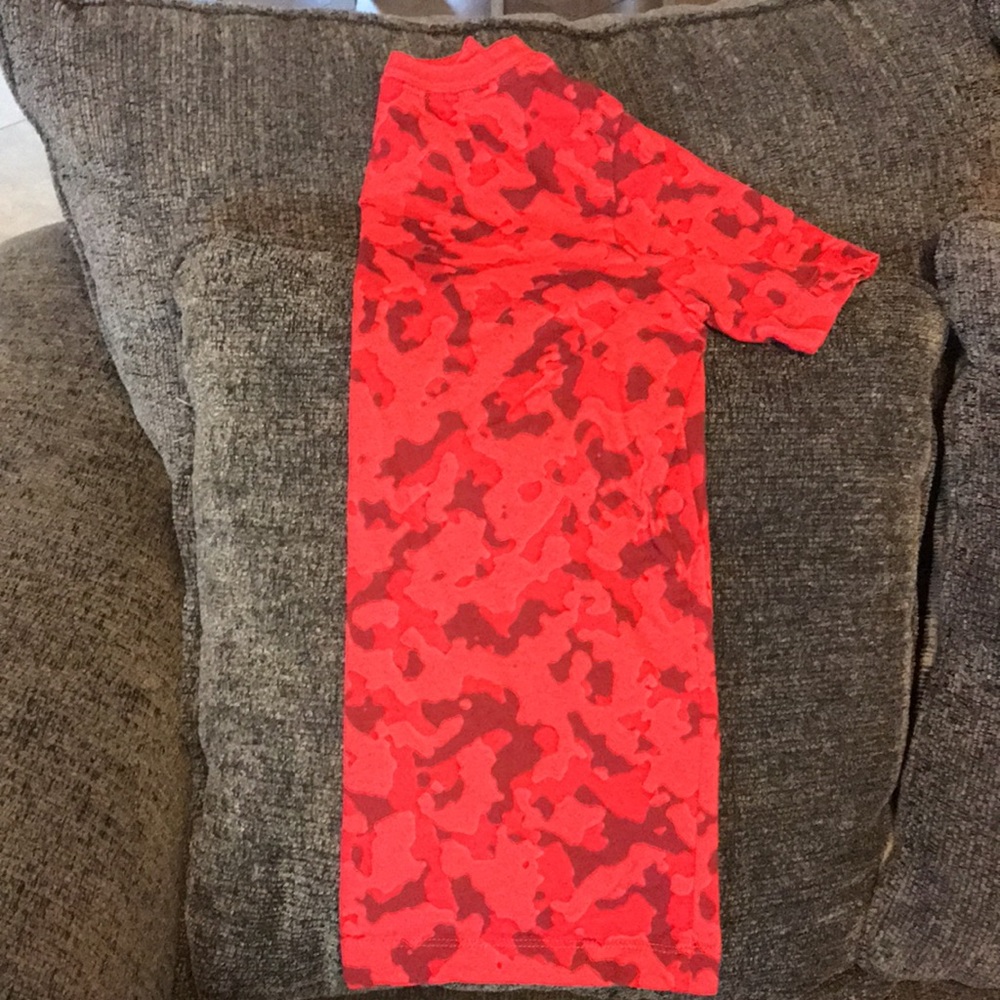 NIKE TEE (Boys) Size Lg - Picture 3 of 4